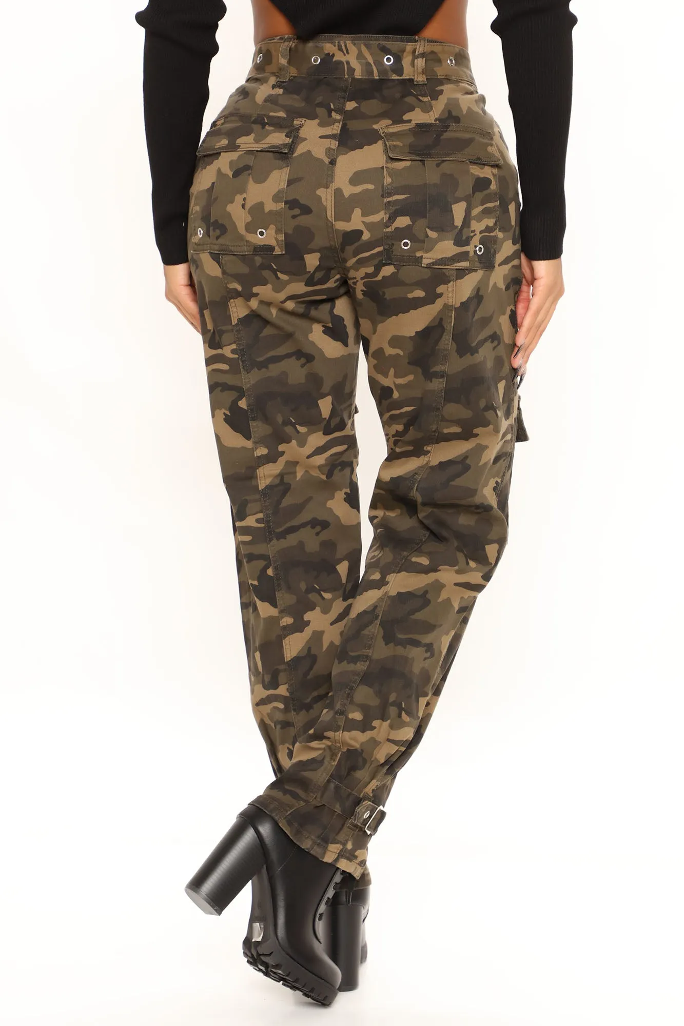 Atten-Hut Utility Cargo Pants - Camouflage