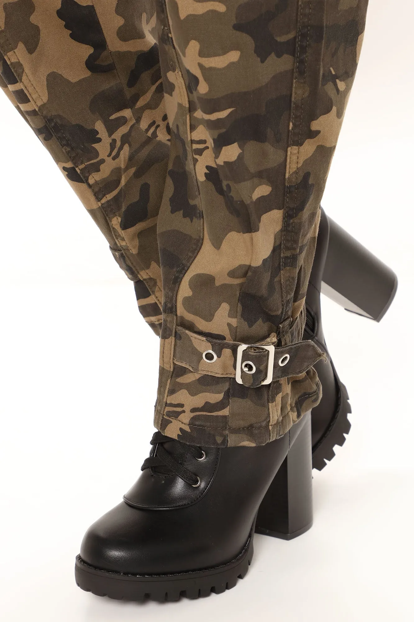 Atten-Hut Utility Cargo Pants - Camouflage