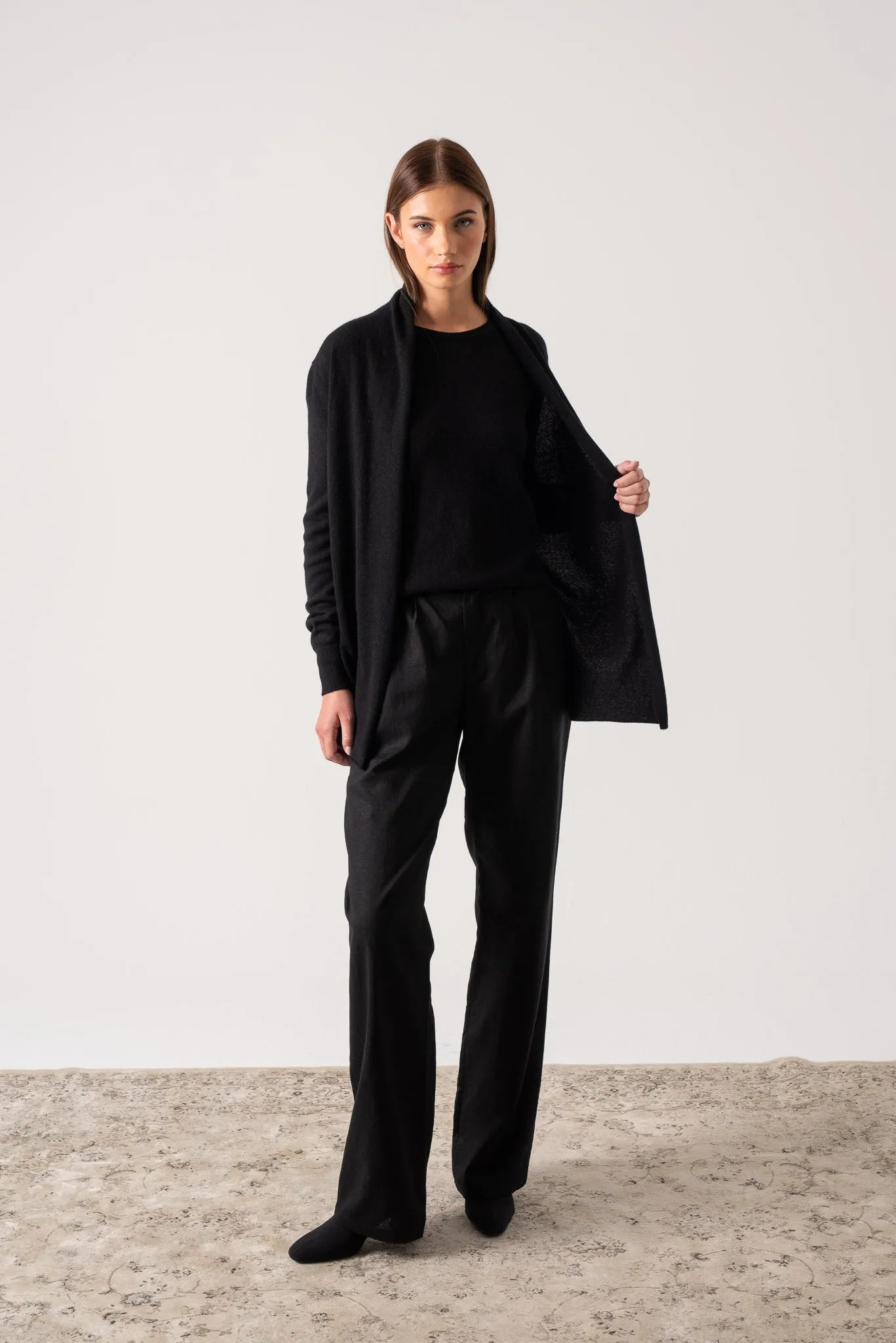 Aurea 100% Cashmere Cardigan Black