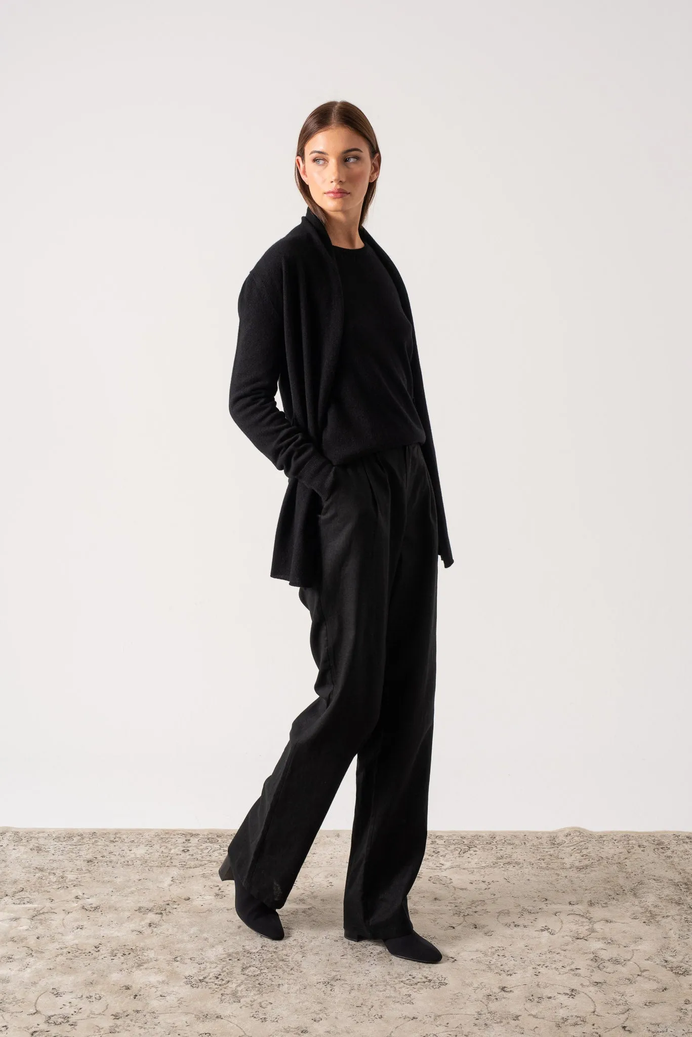 Aurea 100% Cashmere Cardigan Black