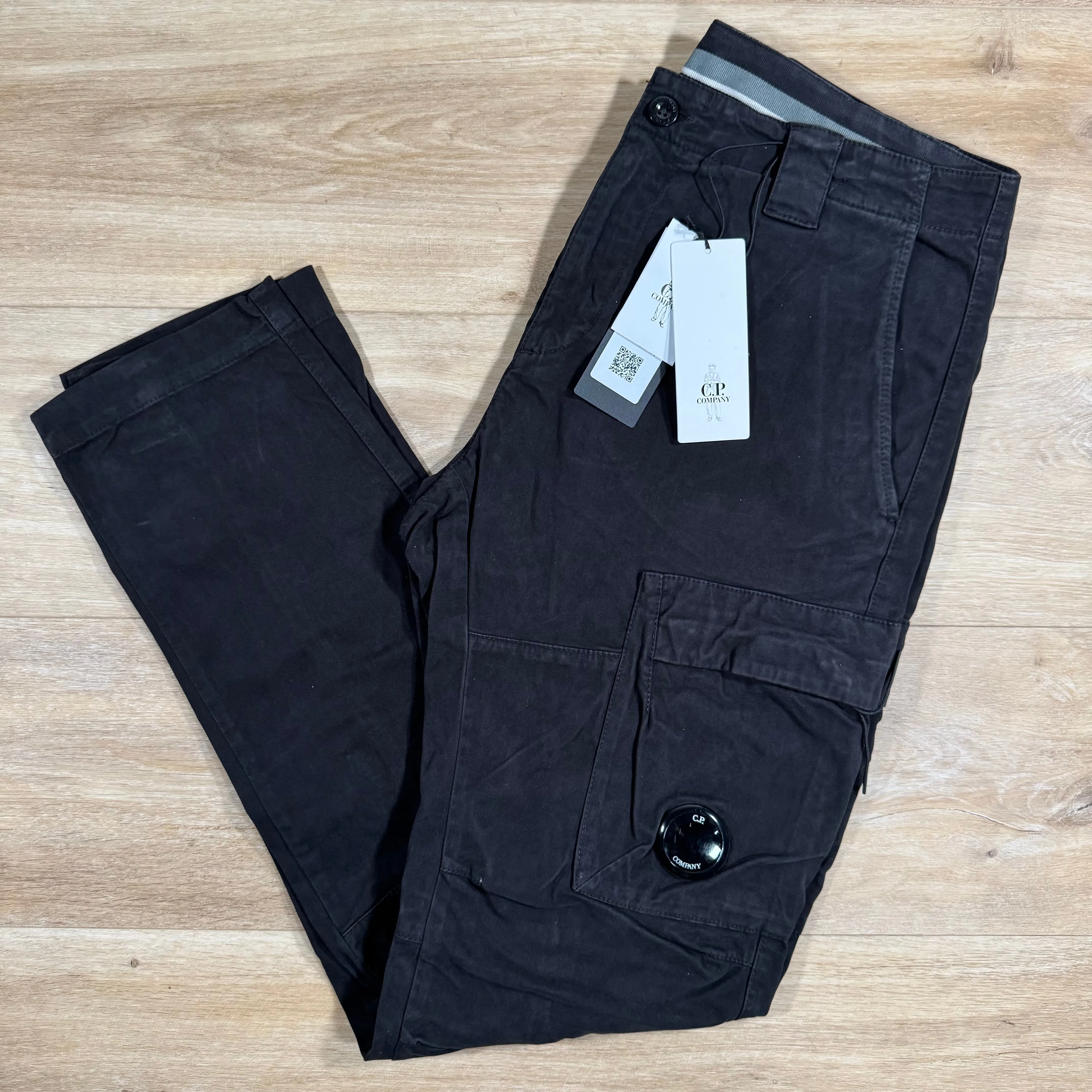 C.P. Company Ottoman Stretch Lens Cargo Pants in Black