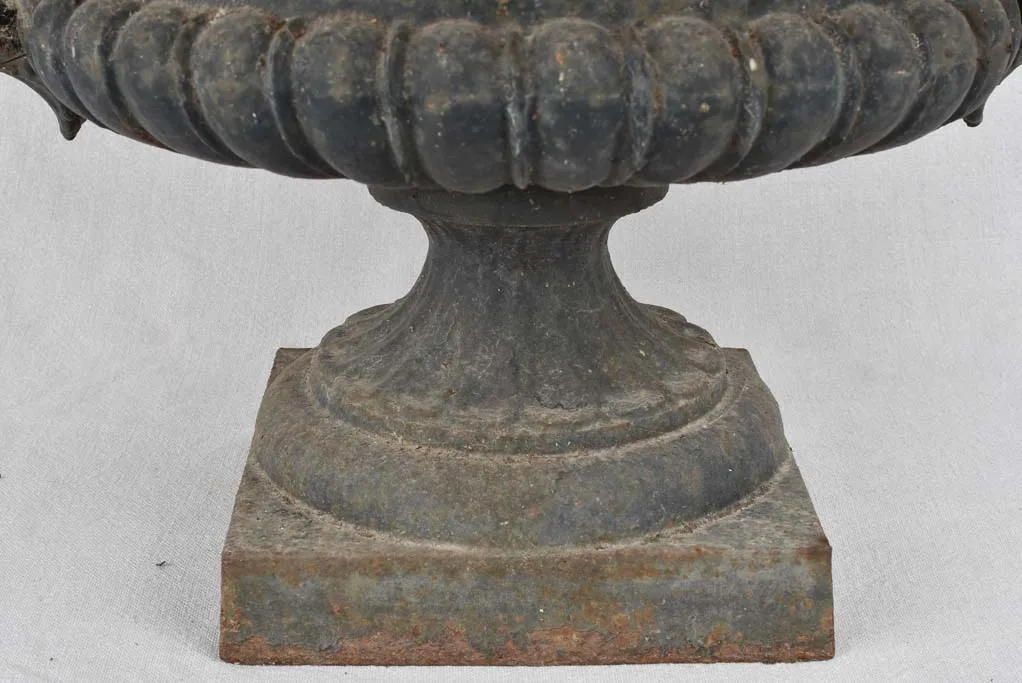 Medici urn, cast iron w/ black patina, 19th-century