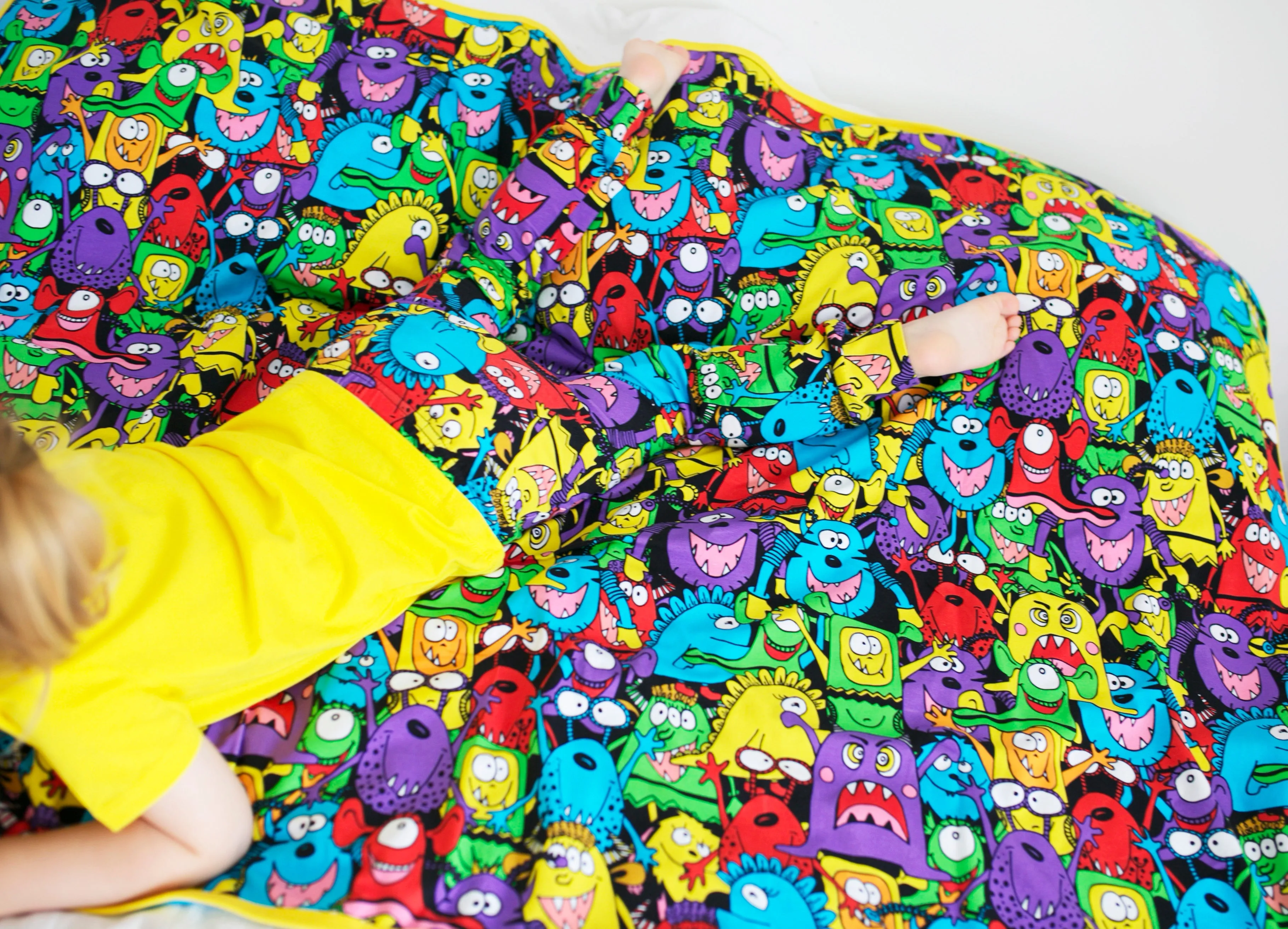 Mega Monster XXL Blanket