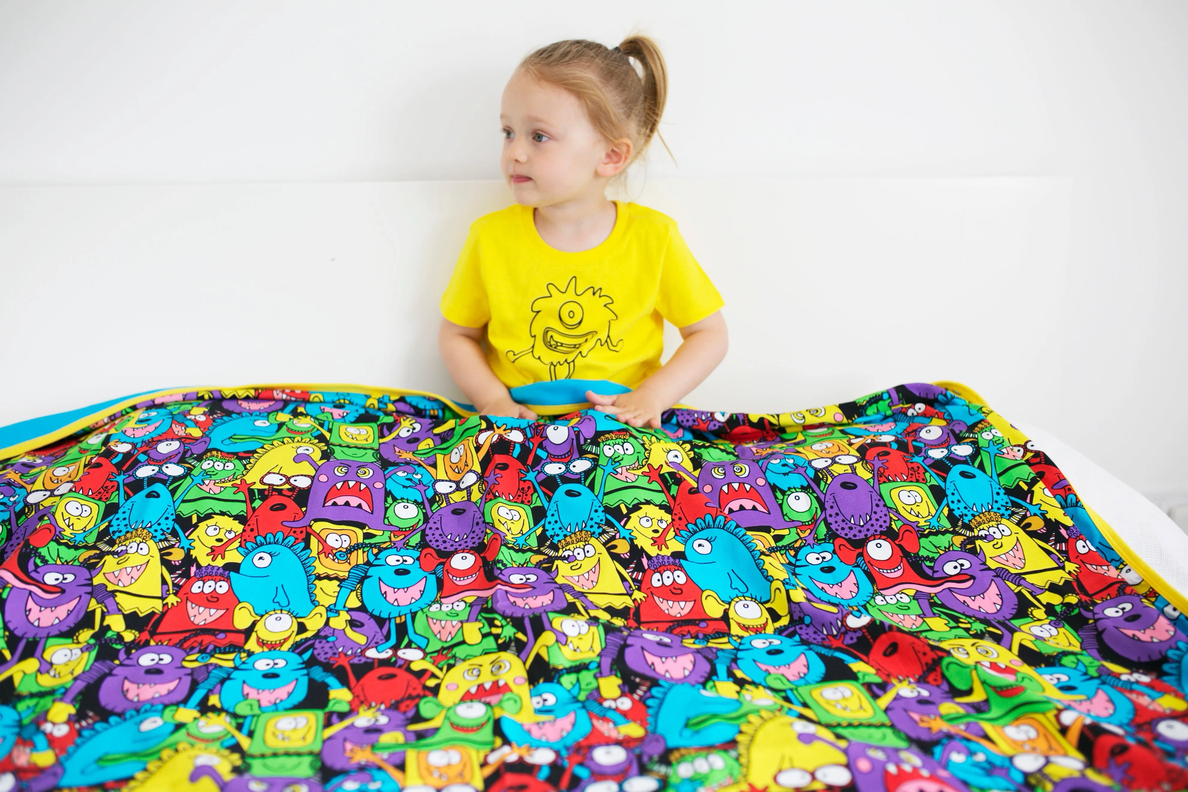 Mega Monster XXL Blanket