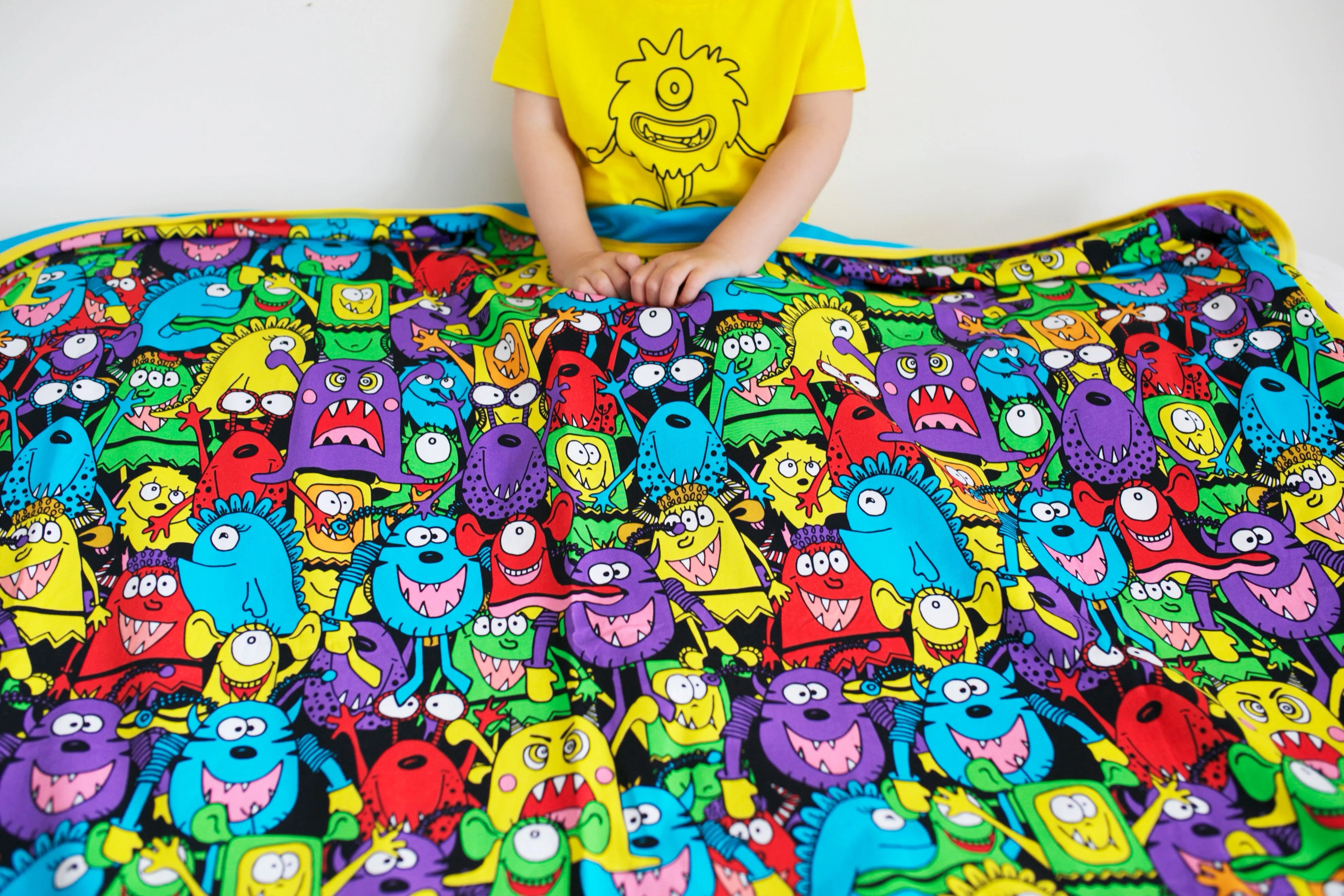 Mega Monster XXL Blanket