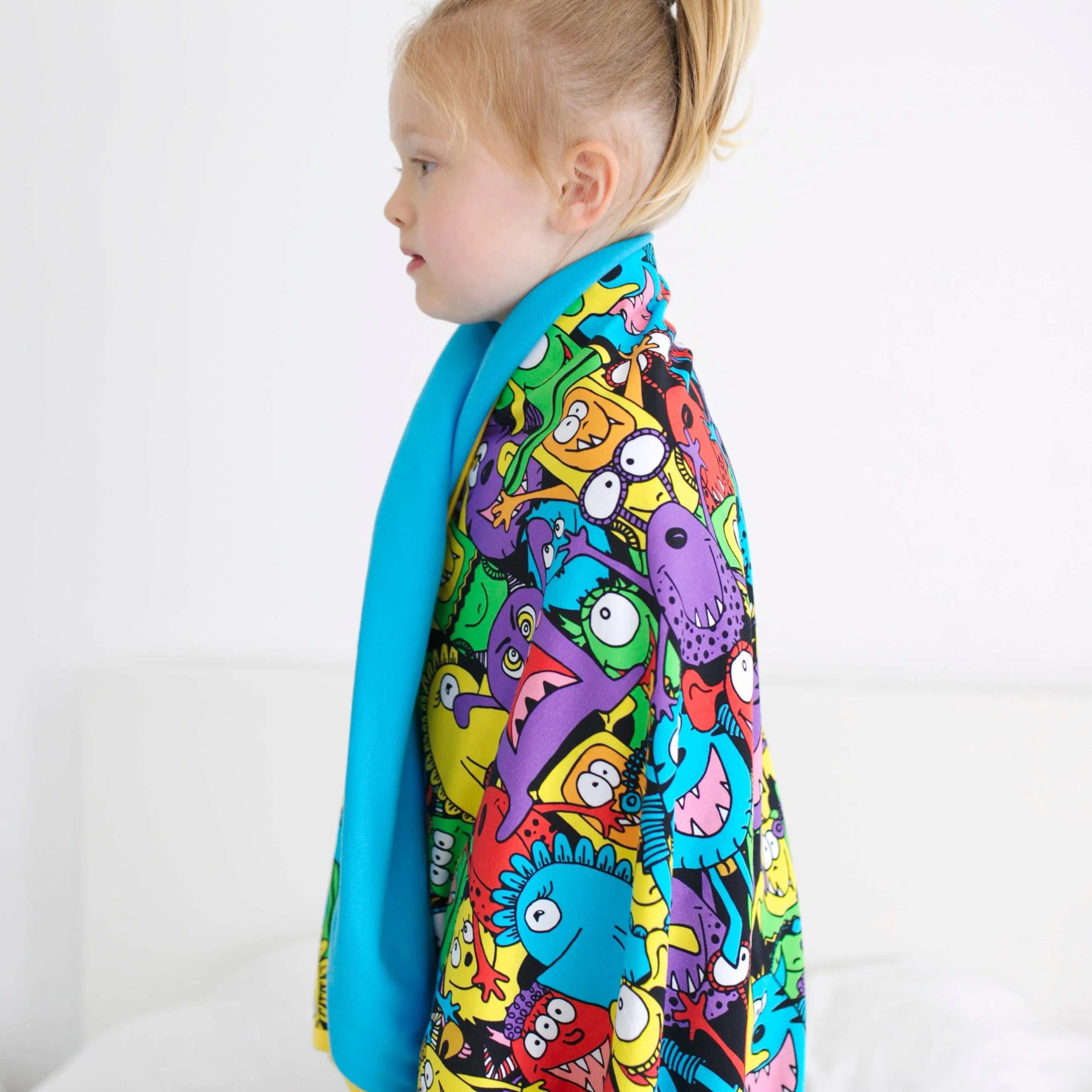 Mega Monster XXL Blanket