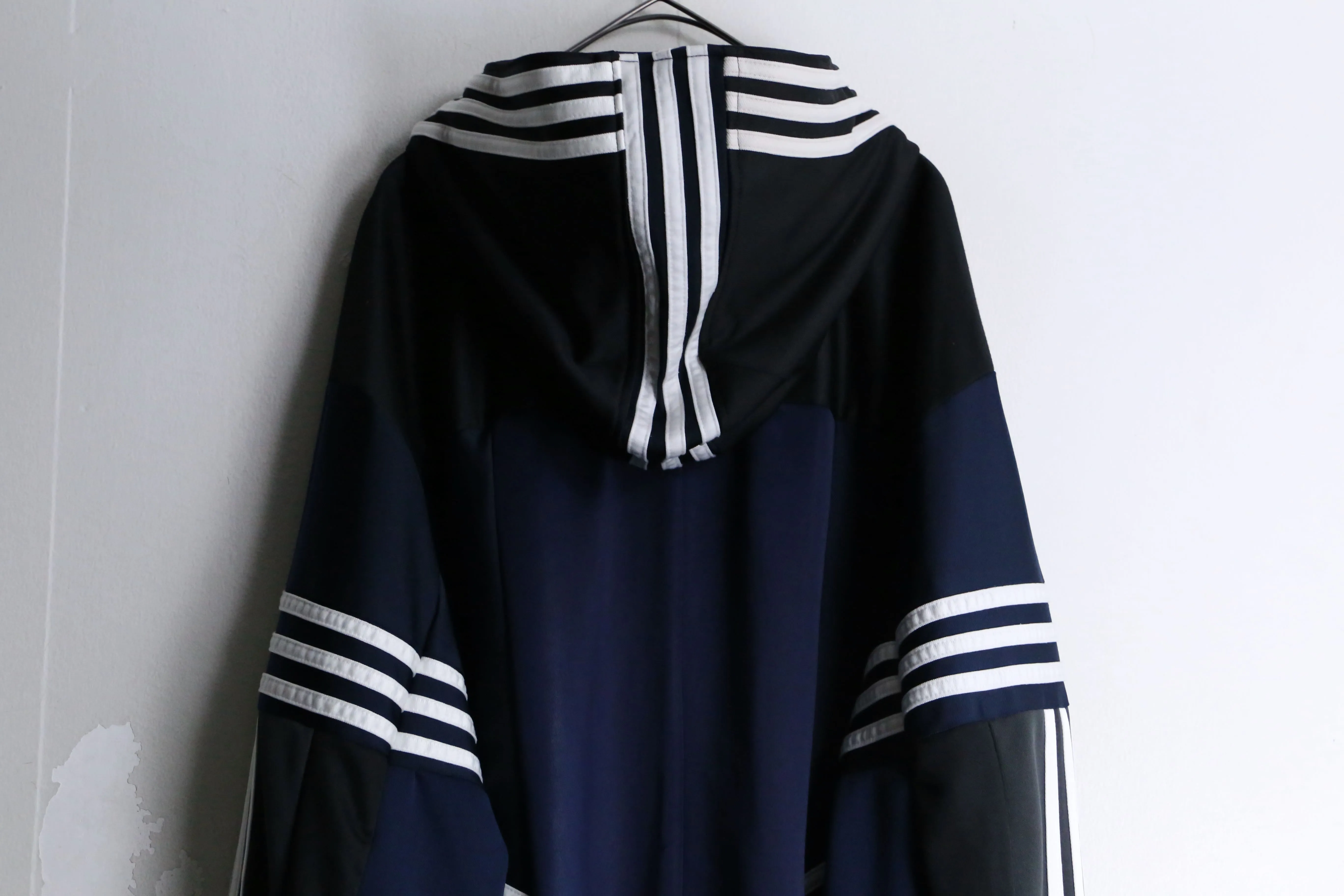 "Re:make" symmetry line hoodie track jacket