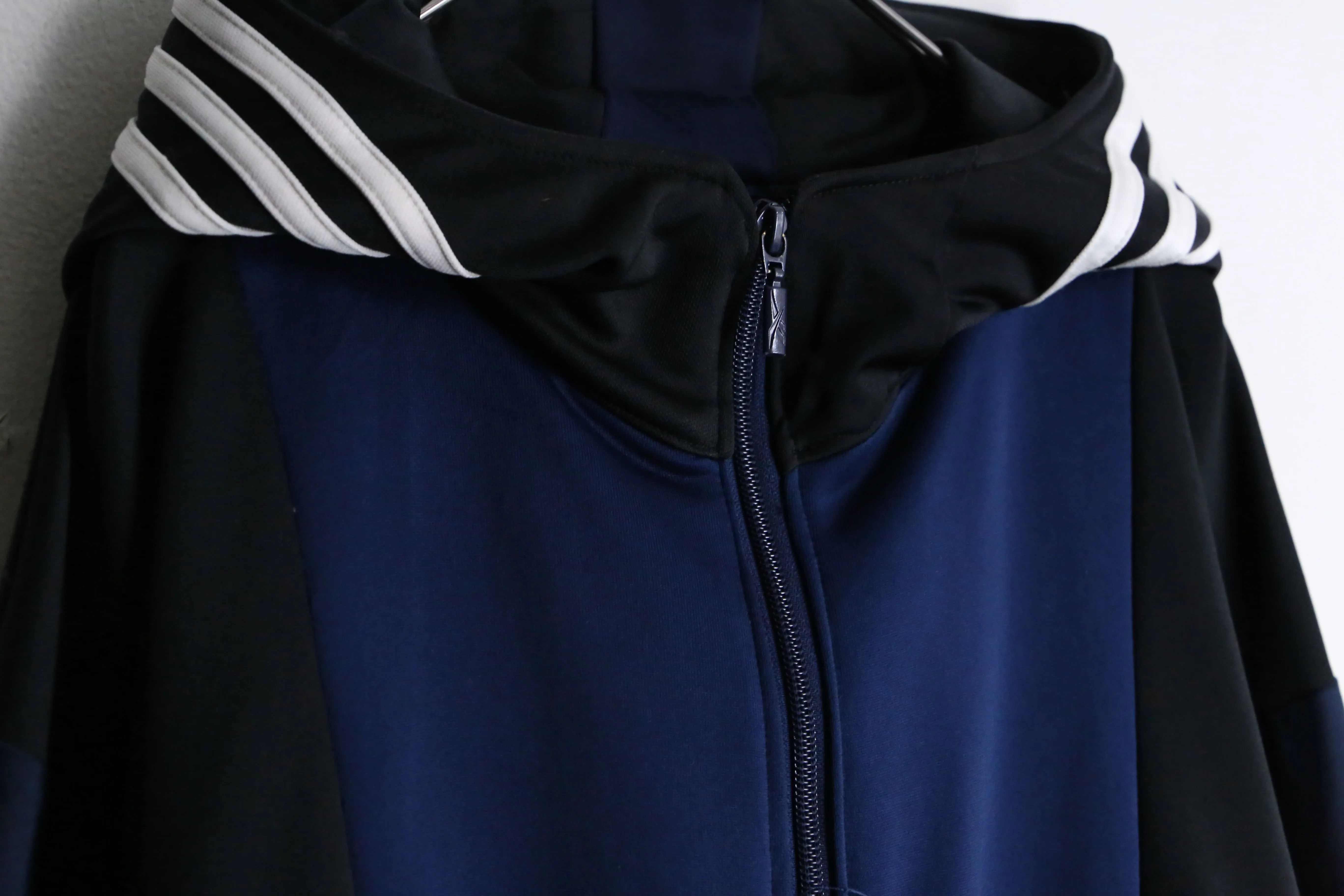 "Re:make" symmetry line hoodie track jacket