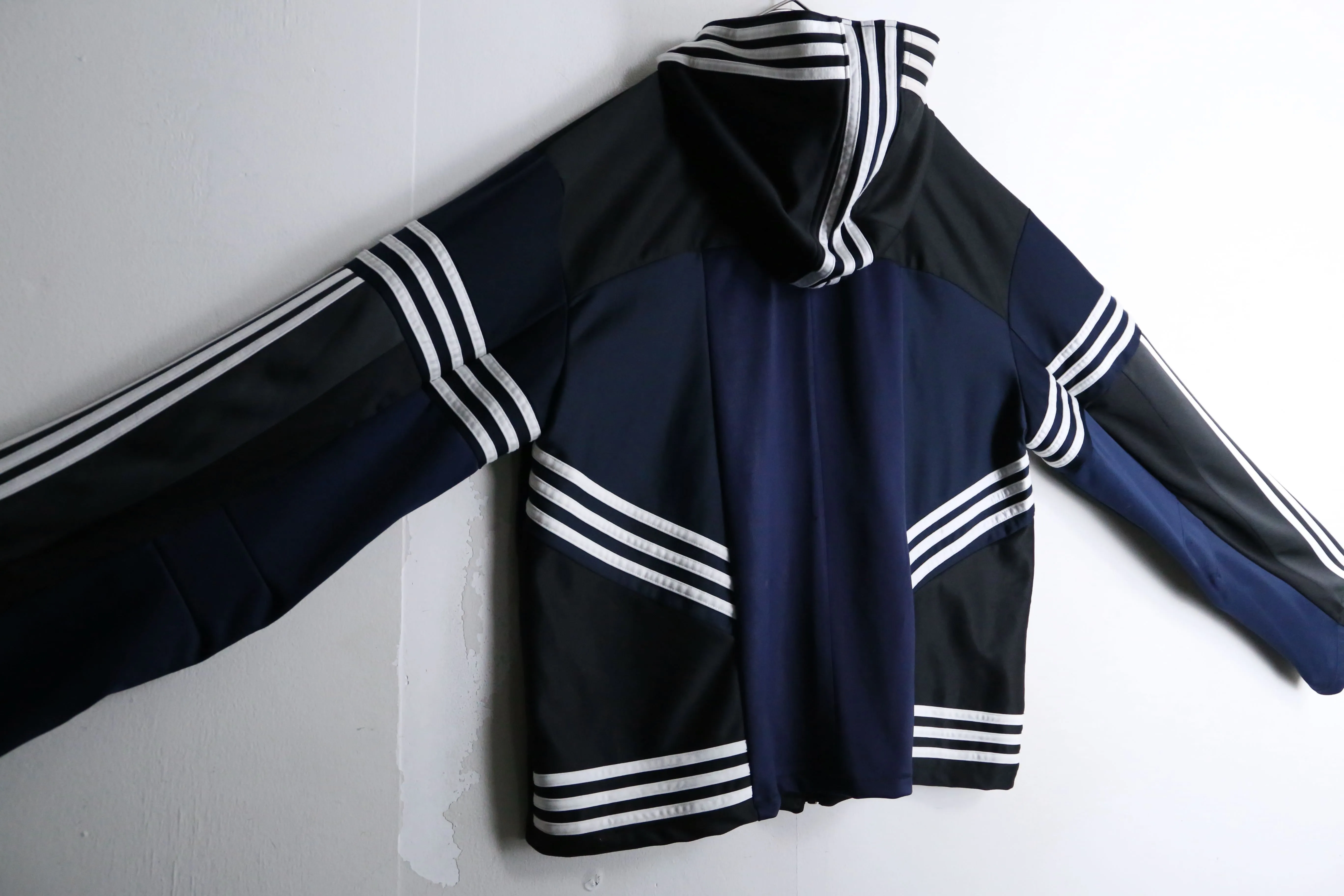 "Re:make" symmetry line hoodie track jacket