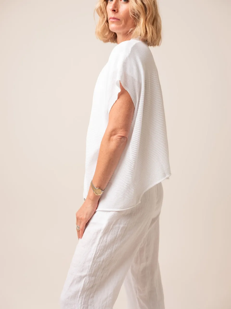 Transit Par Such Light Weight Cardigan in white