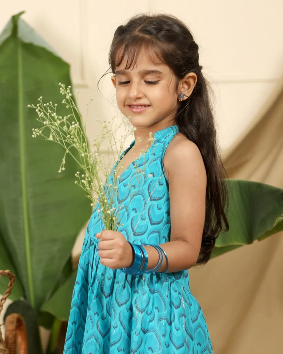 Zarkha Girls Zari Stripes Ethnic Tunic and Off-White Cotton Pyjama